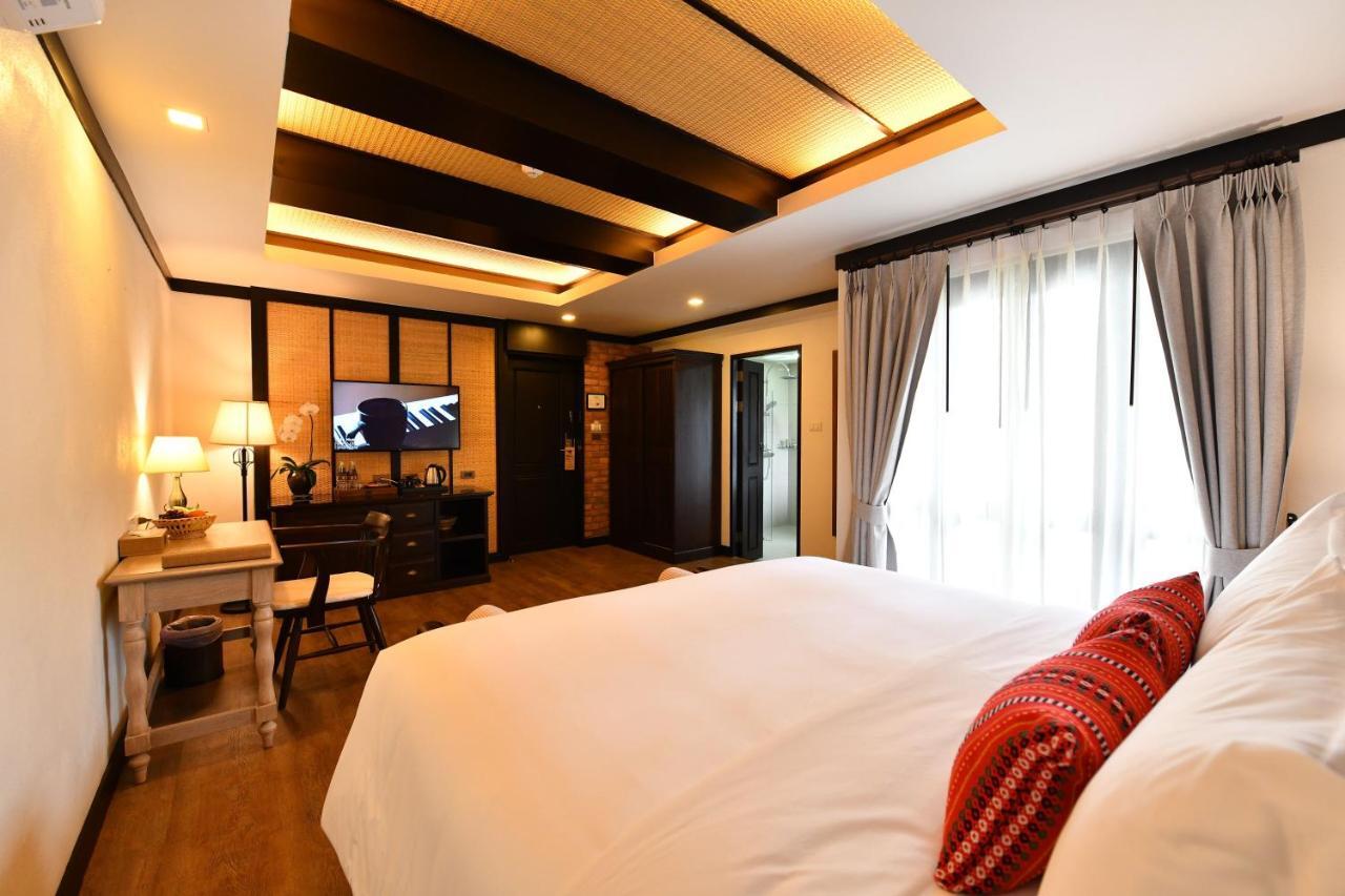 El Barrio Lanna Chiang Mai Exterior foto
